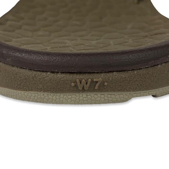 Chaco Tan and Brown Thong Flip Flop Slip On Sandal NWOT - Picture 8 of 8